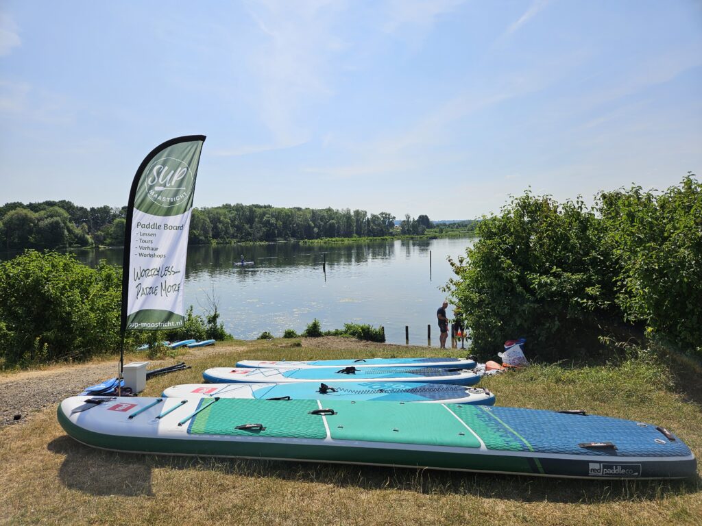 SUP board + peddel van SUP Maastricht in Maastricht